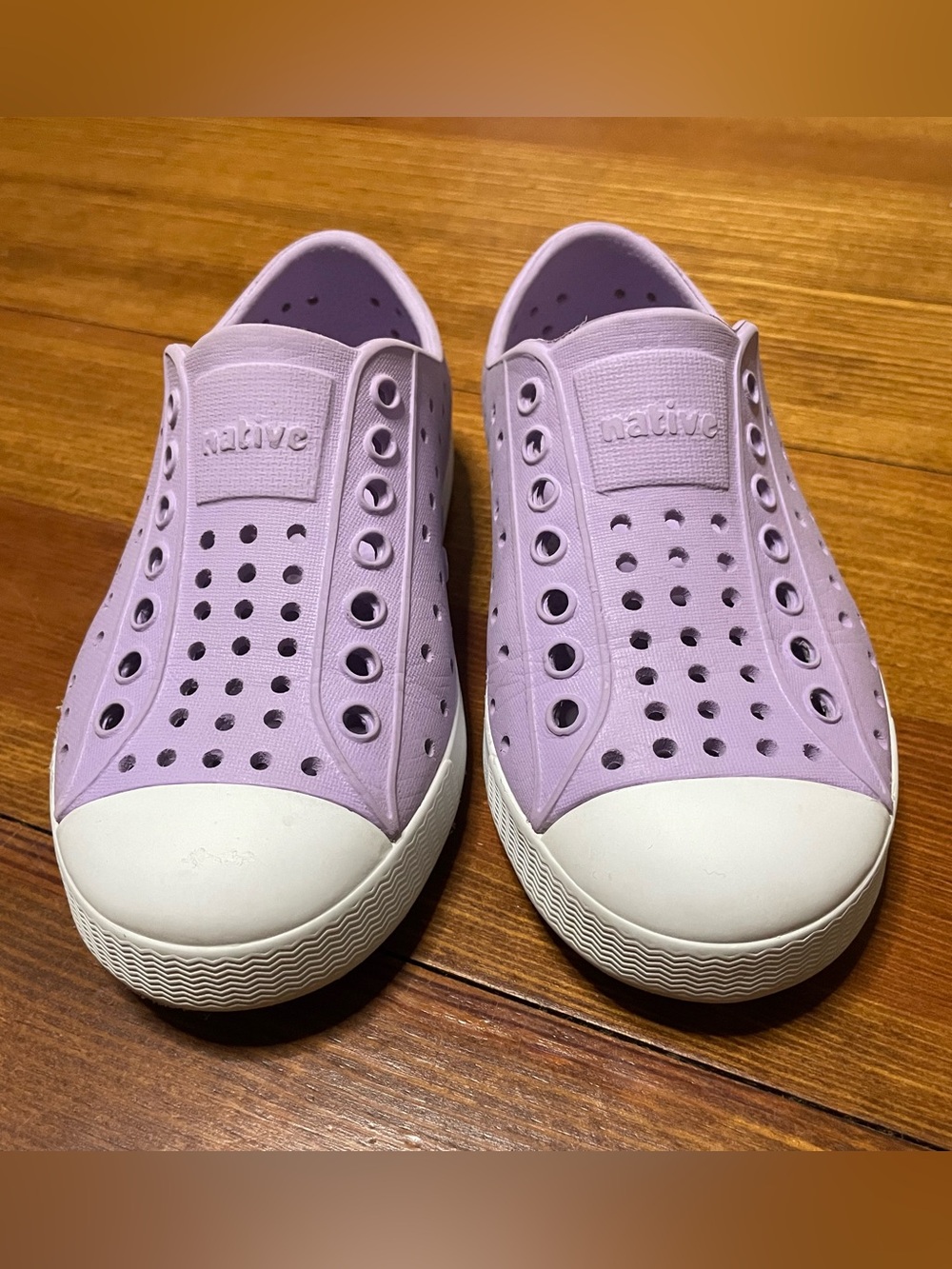 Native Shoes Jefferson Slip-On Sneakers in Lavender and White Size C9